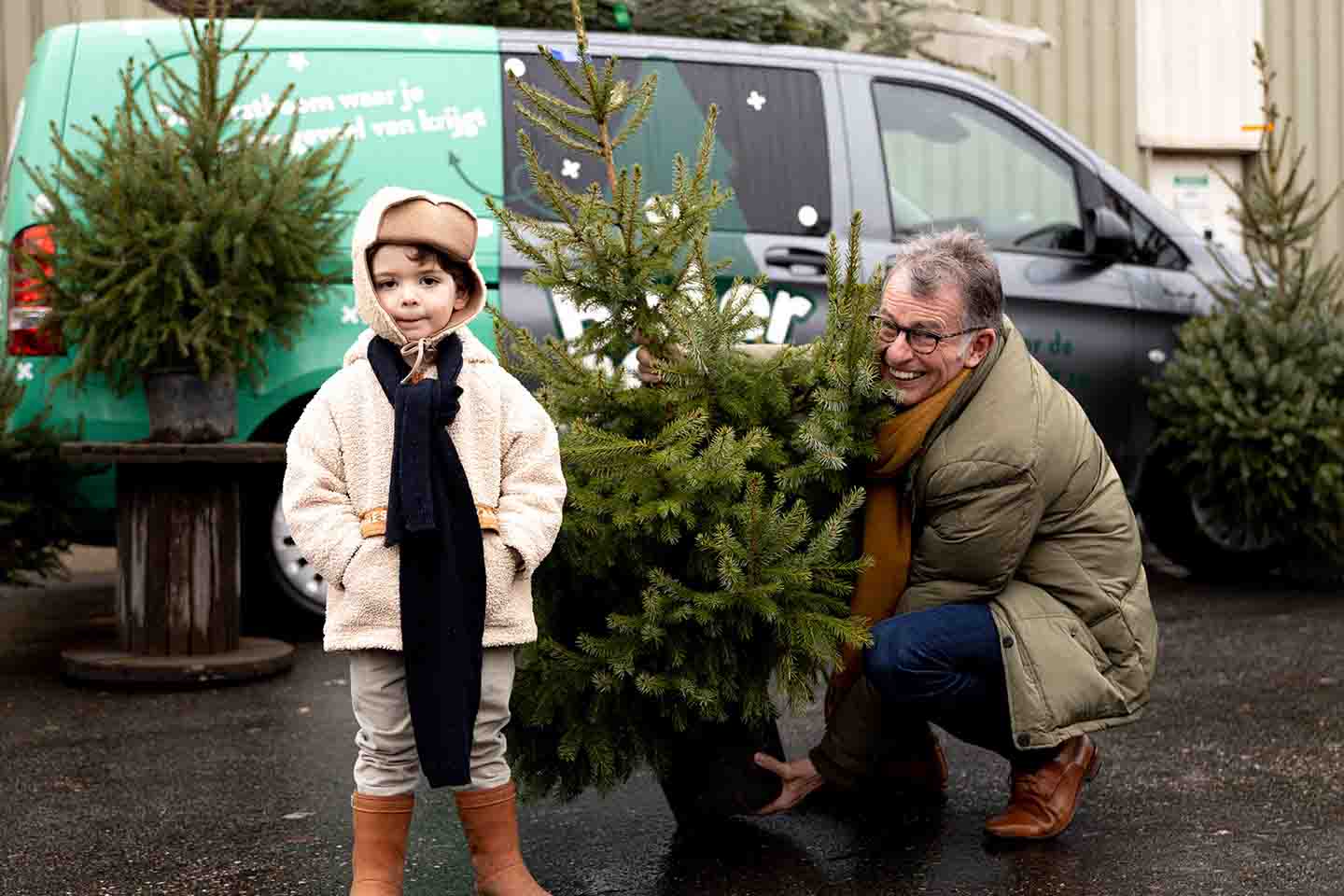 BeterBoompje met familie en kerstboom